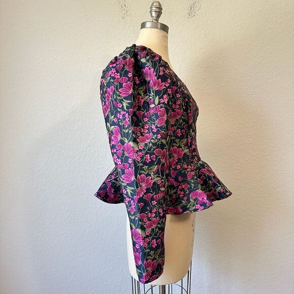 NWOT EN SAISON Floral Jacquard One Shoulder Top in Multi Floral Print - Picture 8 of 13